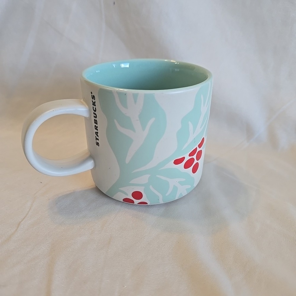 Starbucks 2018 Christmas Holly and Berries Matte Coffee Mug/ Cup 12oz.